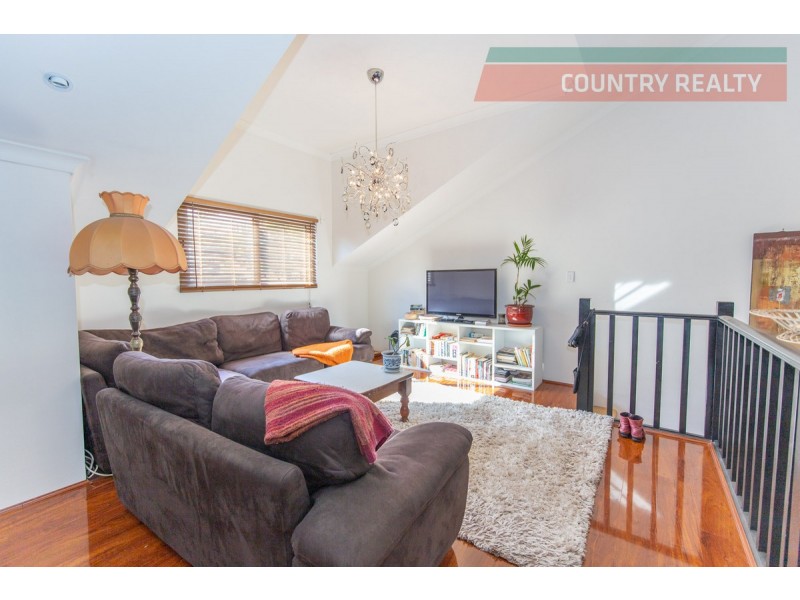 13 Harcourt Street, Toodyay WA 6566