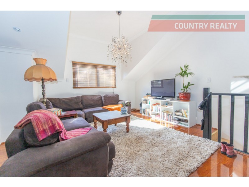 13 Harcourt Street, Toodyay WA 6566