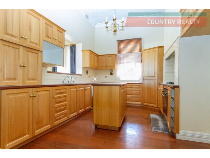 16 Hawes Street, Northam WA 6401