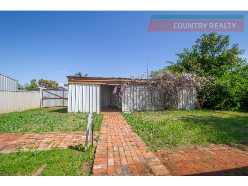 16 Hawes Street, Northam WA 6401