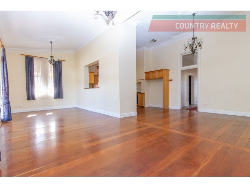 16 Hawes Street, Northam WA 6401