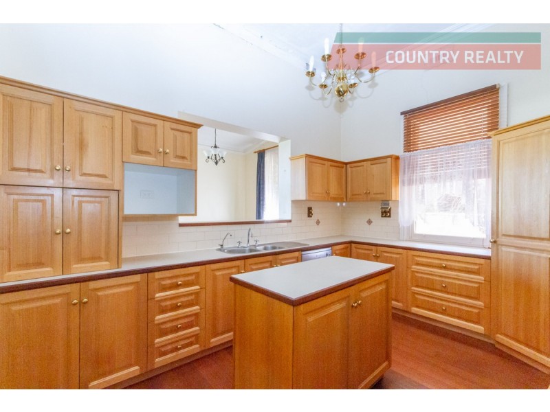 16 Hawes Street, Northam WA 6401