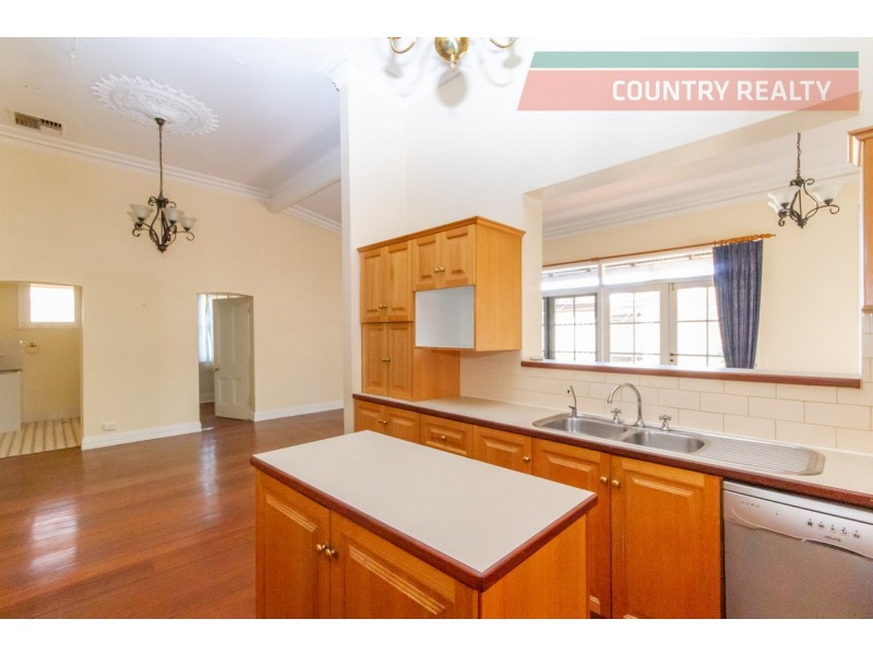 16 Hawes Street, Northam WA 6401