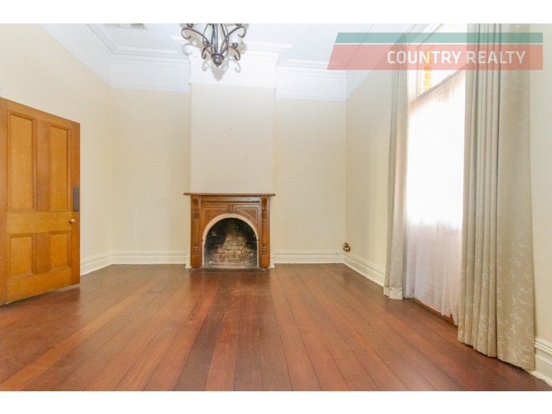 16 Hawes Street, Northam WA 6401