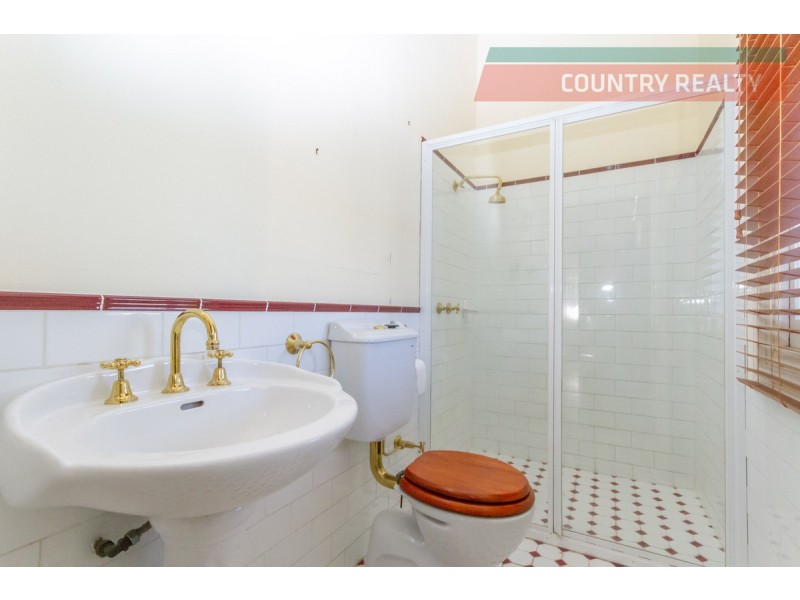 16 Hawes Street, Northam WA 6401