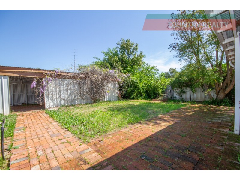 16 Hawes Street, Northam WA 6401