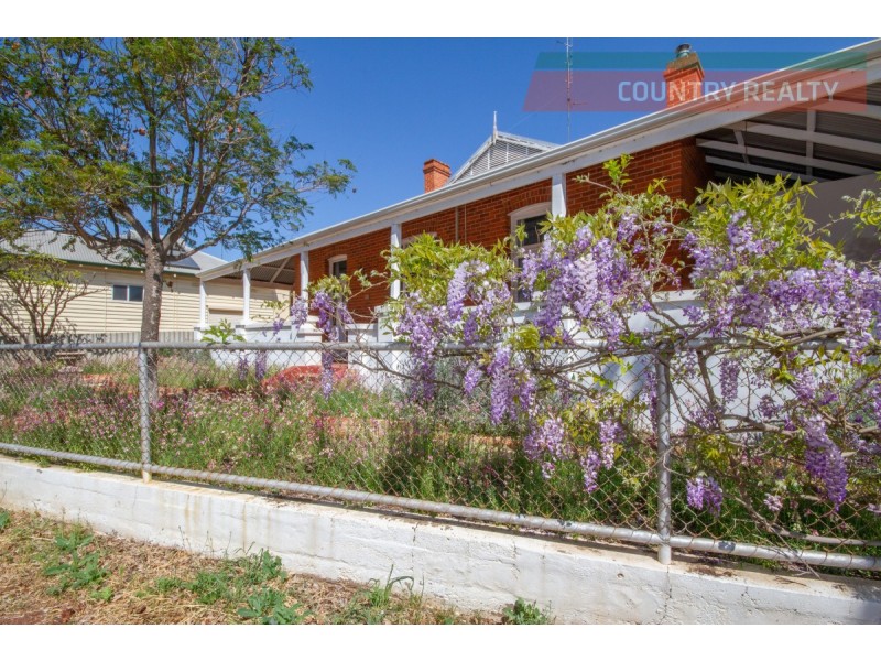 16 Hawes Street, Northam WA 6401