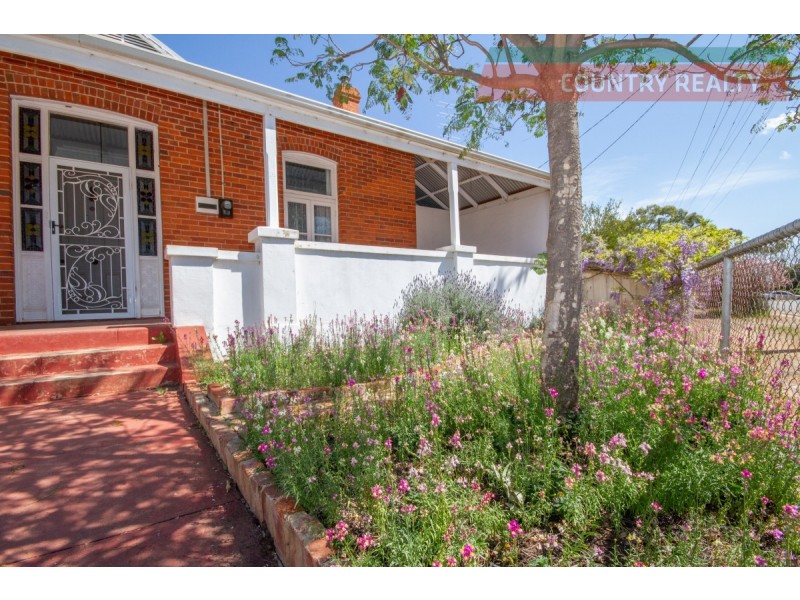 16 Hawes Street, Northam WA 6401