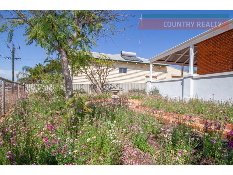 16 Hawes Street, Northam WA 6401