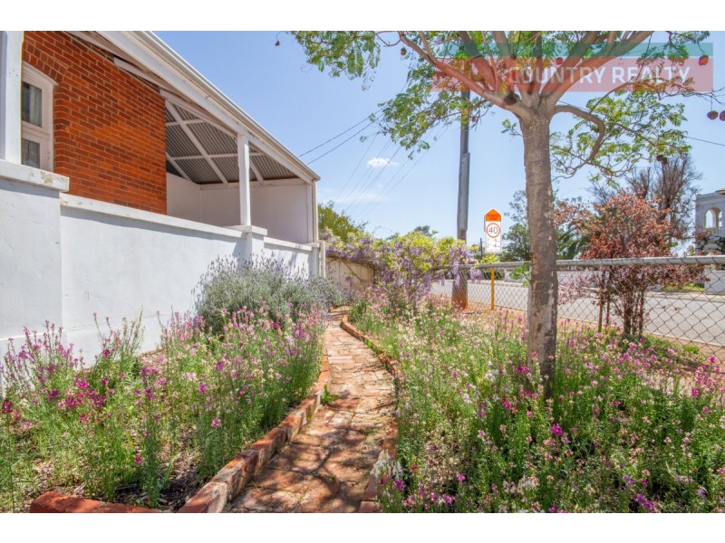 16 Hawes Street, Northam WA 6401