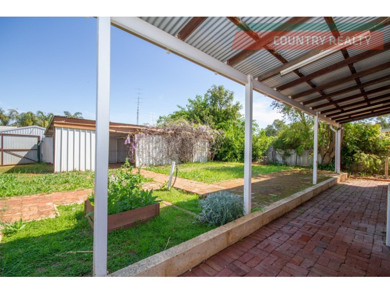 16 Hawes Street, Northam WA 6401