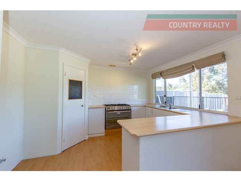 13 Walkey Close, Toodyay WA 6566
