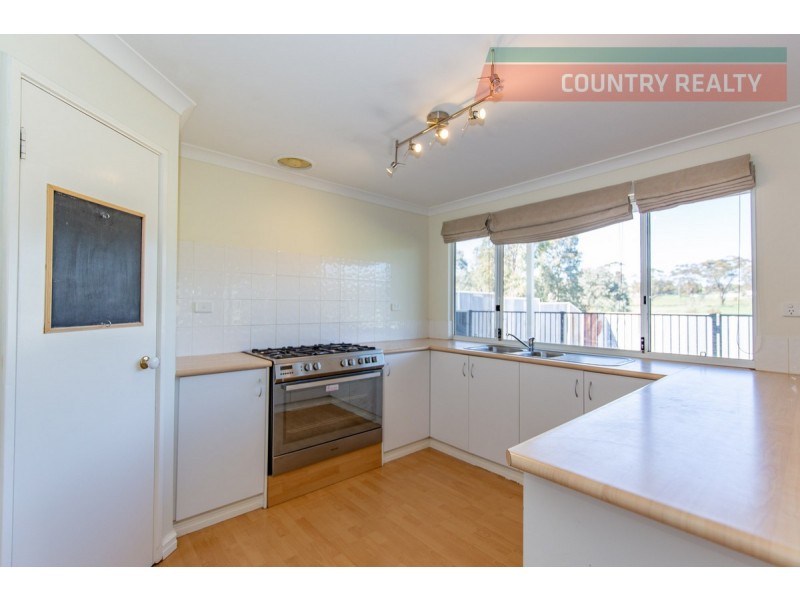 13 Walkey Close, Toodyay WA 6566