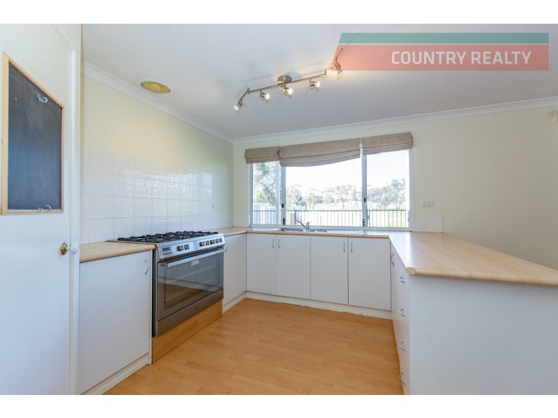 13 Walkey Close, Toodyay WA 6566
