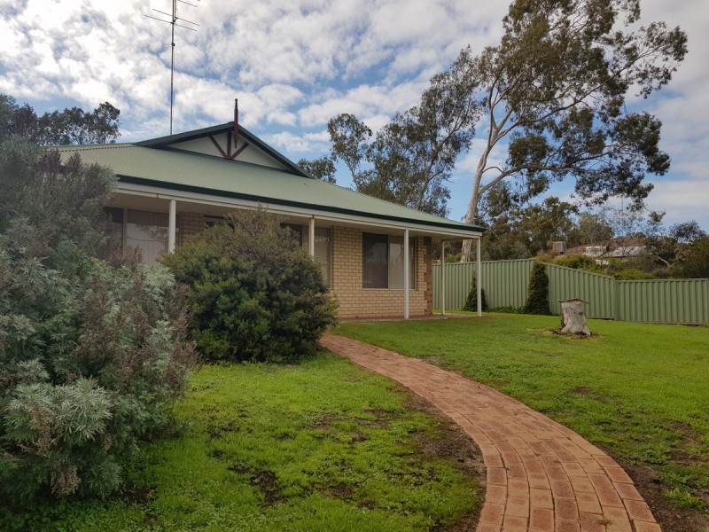68 suburban Road, York WA 6302