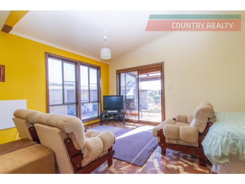8 Acacia Close, Toodyay WA 6566