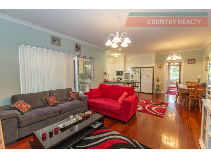 27 Selby Street, Northam WA 6401