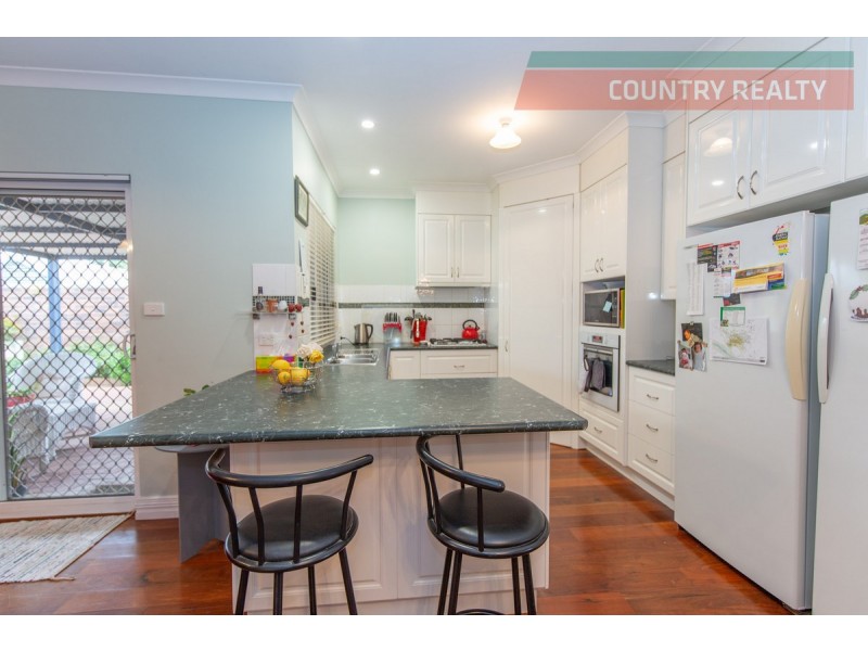 27 Selby Street, Northam WA 6401