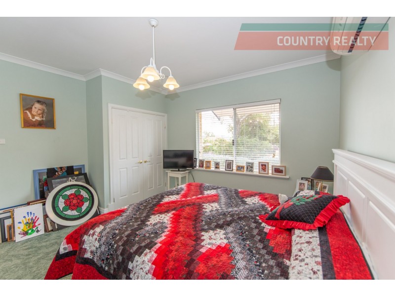 27 Selby Street, Northam WA 6401