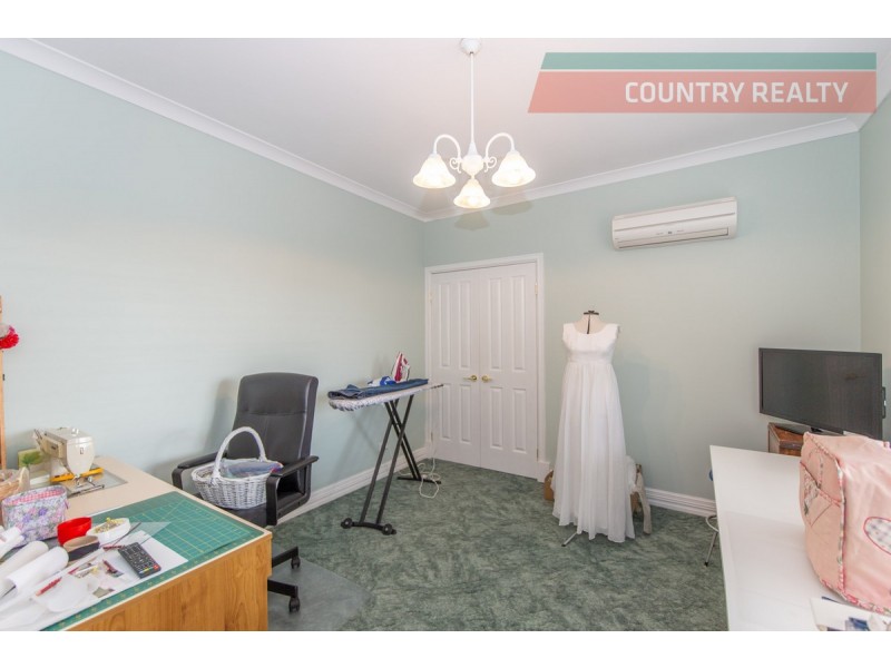 27 Selby Street, Northam WA 6401