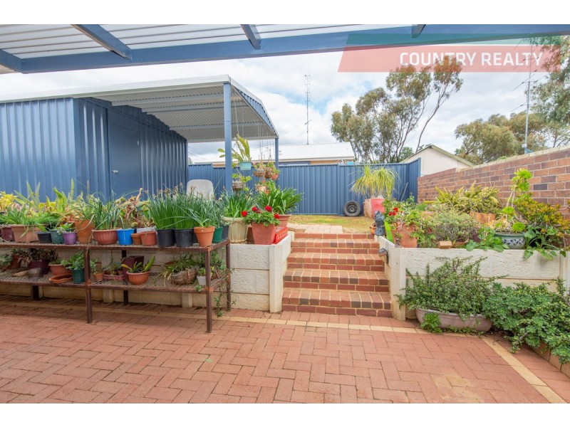 27 Selby Street, Northam WA 6401