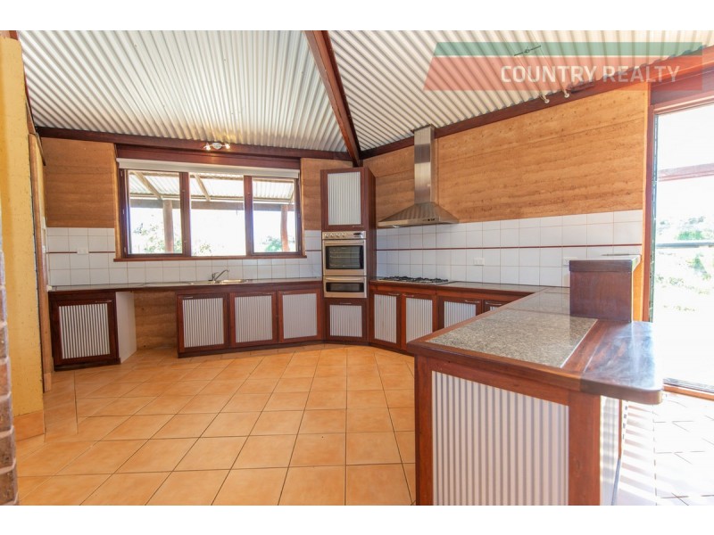 523 Wongamine Road, Northam WA 6401