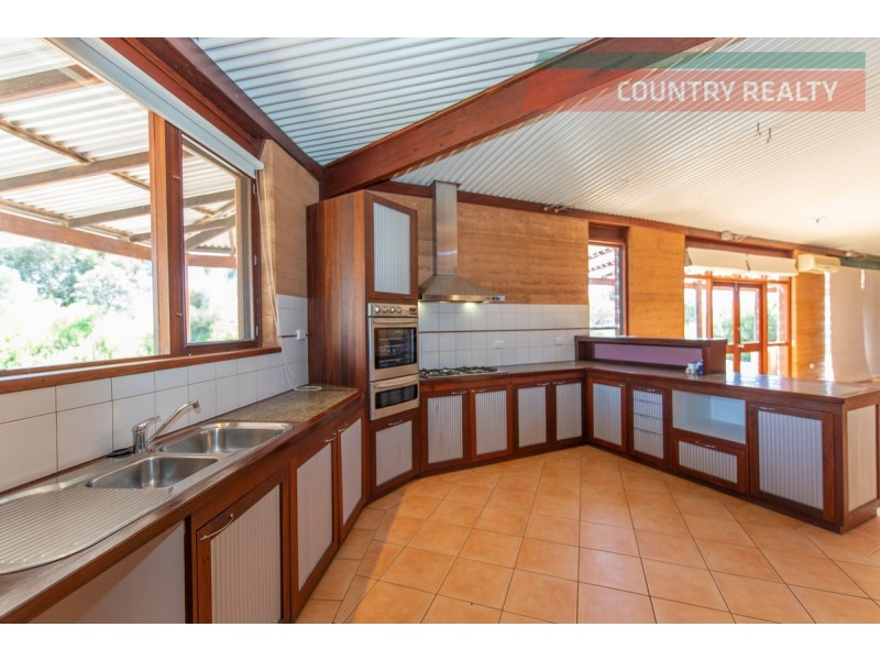 523 Wongamine Road, Northam WA 6401