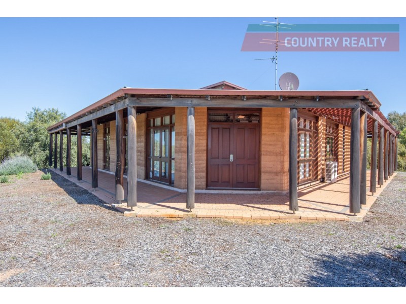 523 Wongamine Road, Northam WA 6401