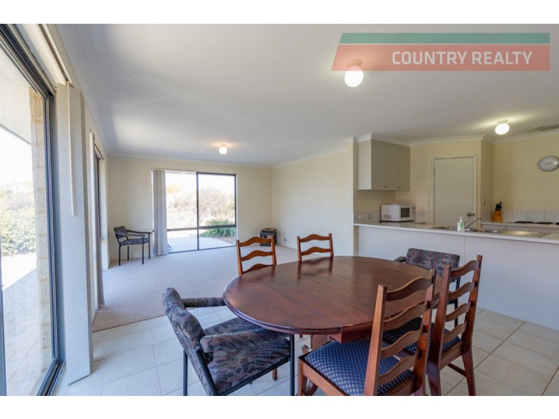 13 Riverside Outlook, Northam WA 6401