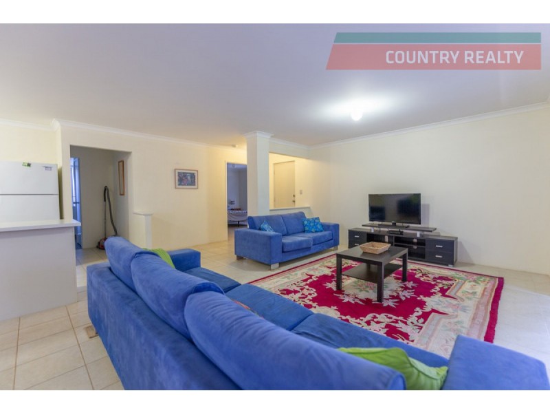 13 Riverside Outlook, Northam WA 6401