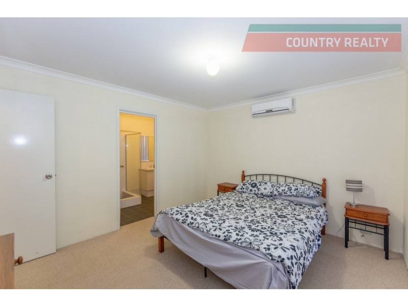 13 Riverside Outlook, Northam WA 6401