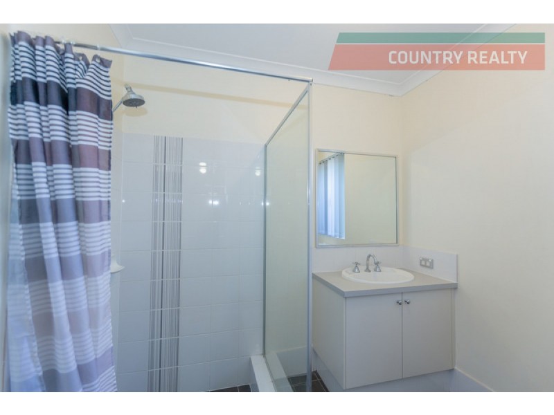 13 Riverside Outlook, Northam WA 6401