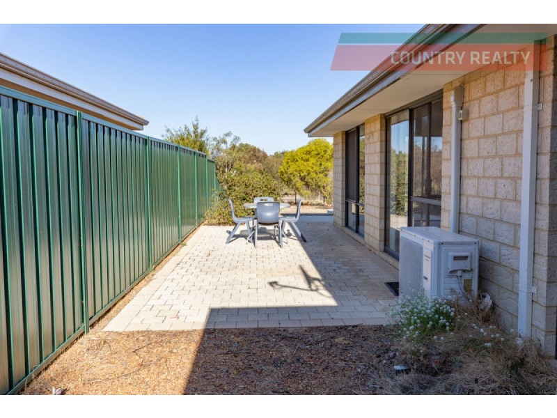 13 Riverside Outlook, Northam WA 6401