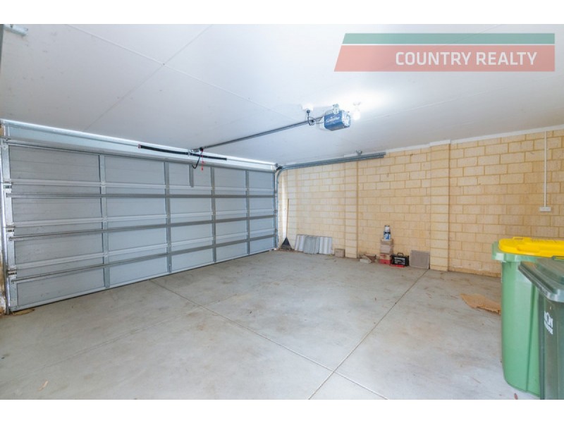 13 Riverside Outlook, Northam WA 6401