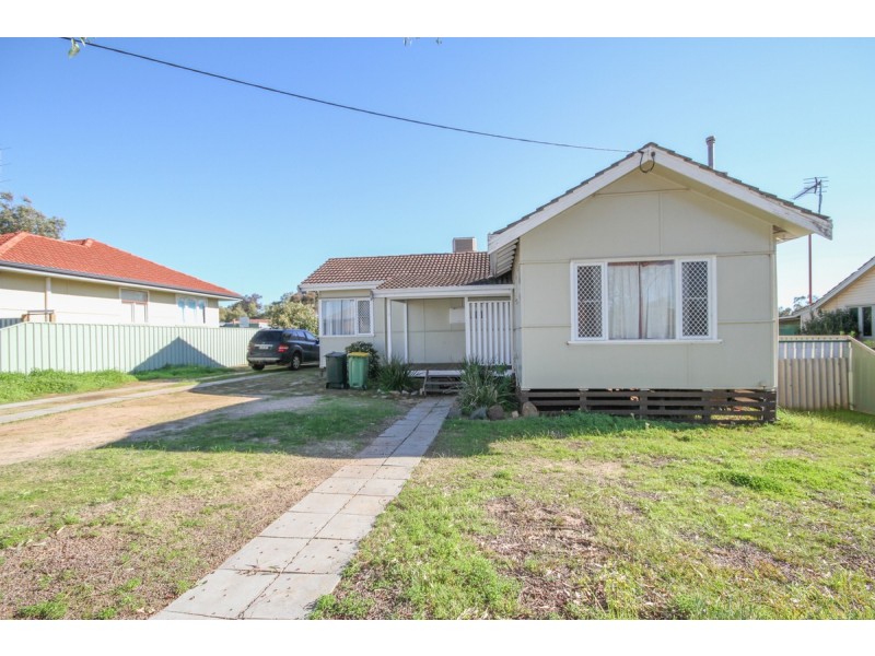 6 Strickland Avenue, Northam WA 6401