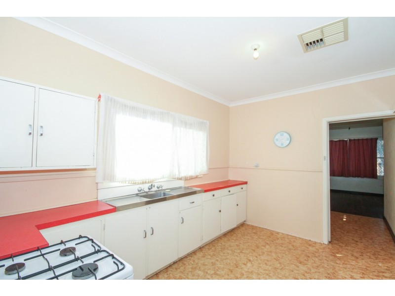 6 Strickland Avenue, Northam WA 6401