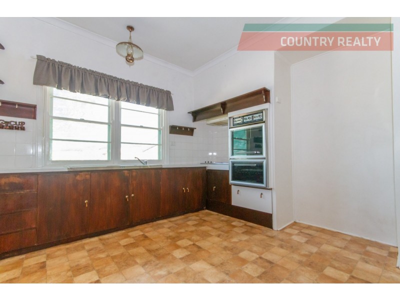 153 Railway Road, Clackline WA 6564