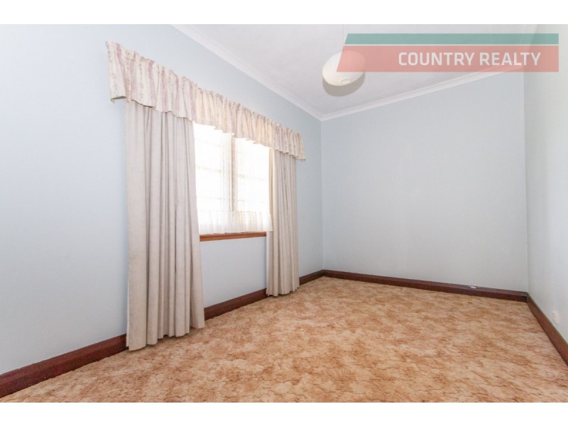 153 Railway Road, Clackline WA 6564