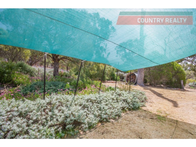 153 Railway Road, Clackline WA 6564