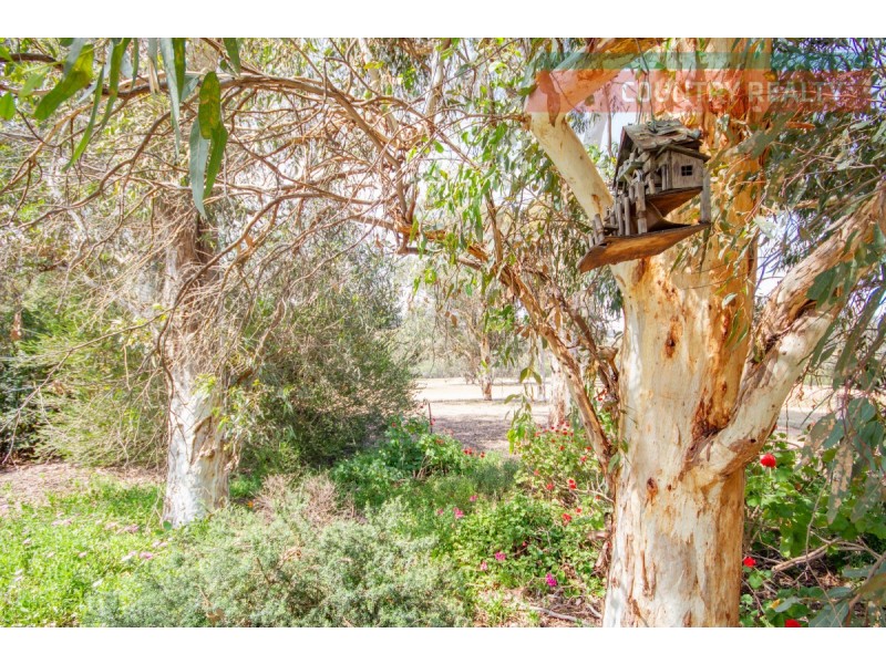 153 Railway Road, Clackline WA 6564