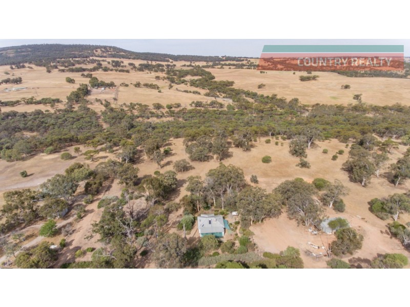 153 Railway Road, Clackline WA 6564