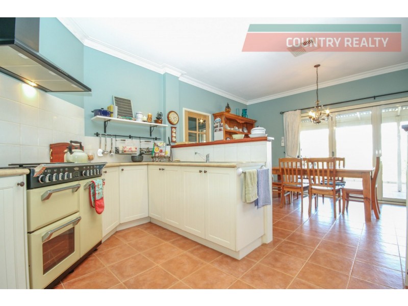 38 Lukin Road, Clackline WA 6564