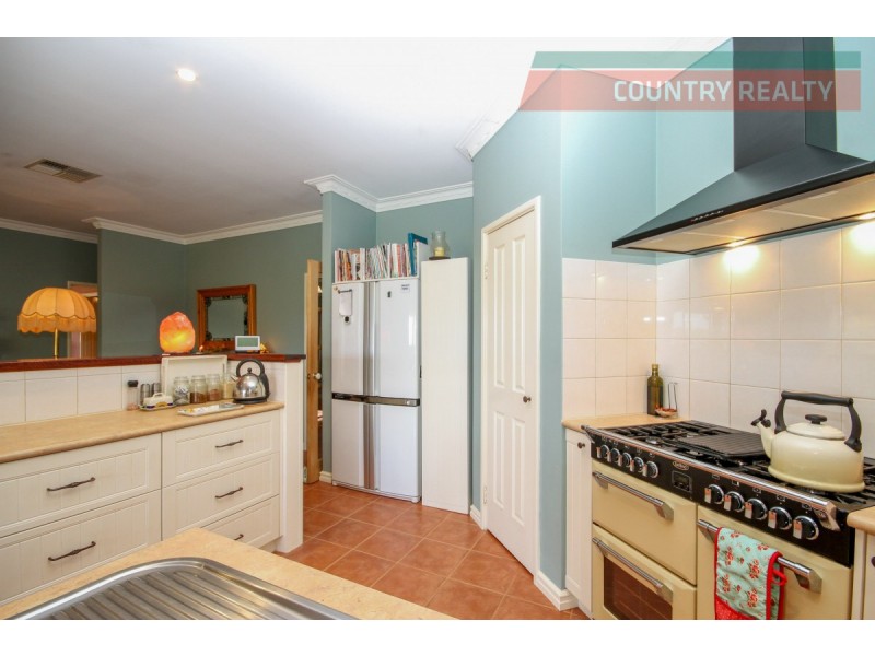 38 Lukin Road, Clackline WA 6564