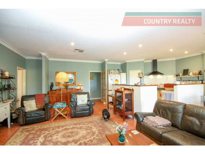 38 Lukin Road, Clackline WA 6564