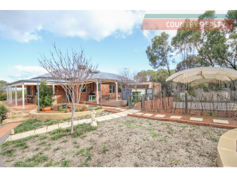 38 Lukin Road, Clackline WA 6564