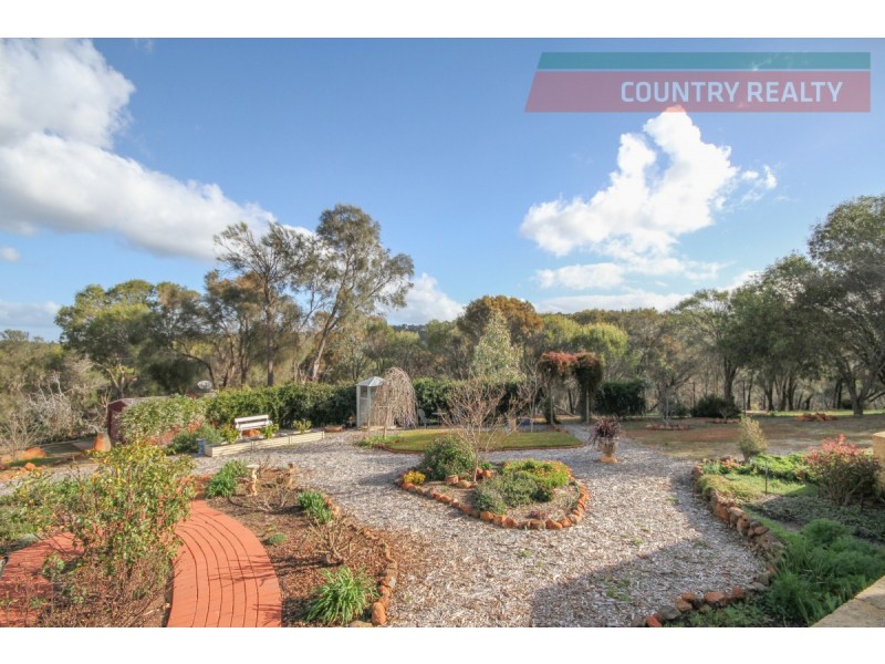 38 Lukin Road, Clackline WA 6564