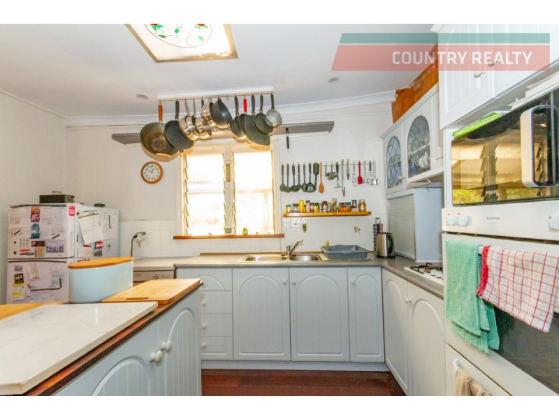 3 & 5 Lee Crescent, York WA 6302