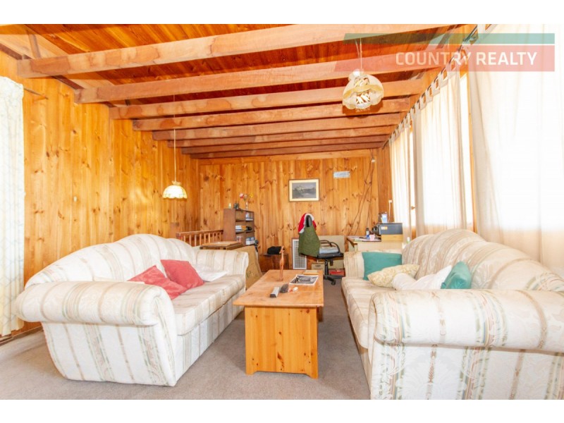 3 & 5 Lee Crescent, York WA 6302