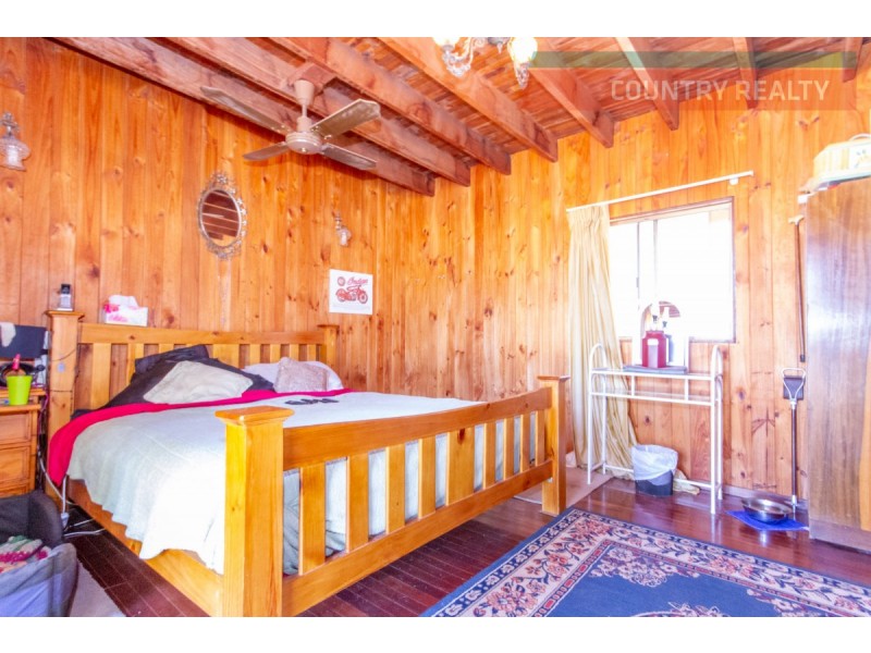 3 & 5 Lee Crescent, York WA 6302