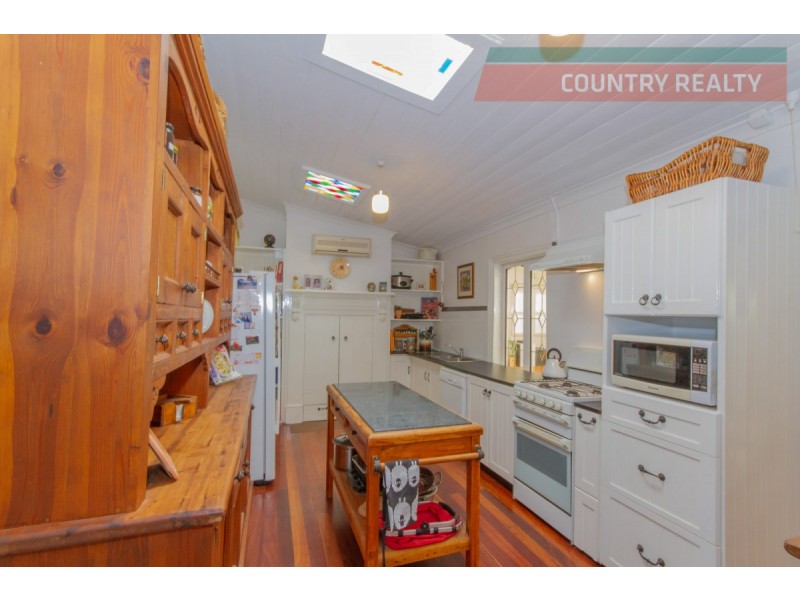 8 Thorn Street, York WA 6302